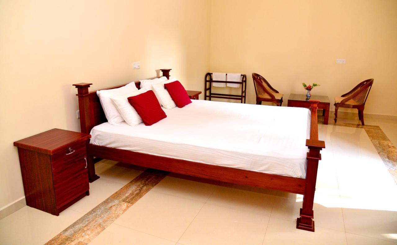 Little Villa Hotel Wadduwa Exterior foto